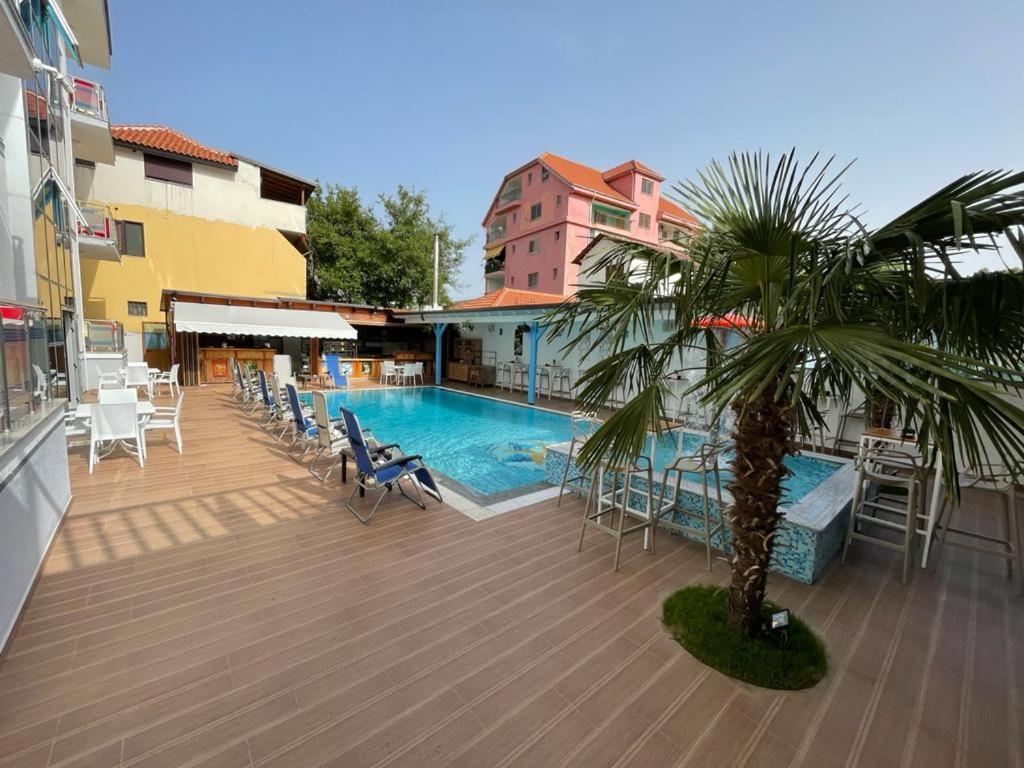 Brian Hotel Velipoje Exterior photo